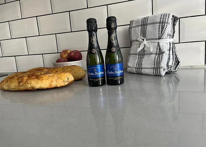 Shad Thames Pied-A-Terre Exquisite Historic Warehouse Air Conditioning Private Parking Garden & Balcony Next To Shard With Views