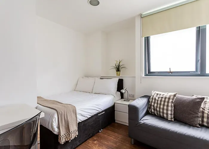 Chamber Street Apartment 1
