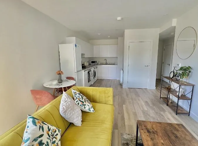 Modern Apartment In Shepherds Bush Near Westfield
