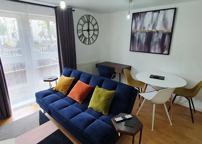 Garland Modern Central City Apartment London
