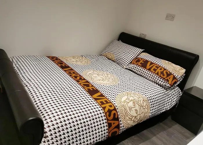 Studio Self Contained Double Bedroom