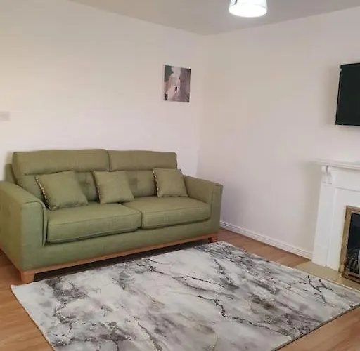 Lovely 2-Bedroom Condo With Indoor Fire Place