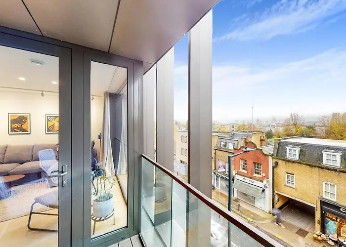 Modern 1 Bed Flat With Balcony In Kensal Green