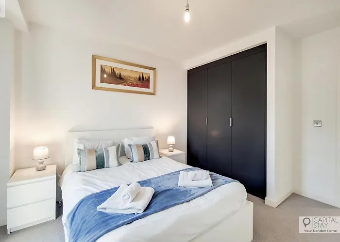Deluxe One Bed Apartment By London Excel