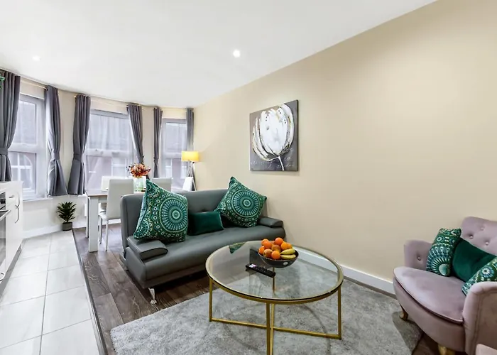 Family Friendly, Zone 2, 2 Beds, Overground