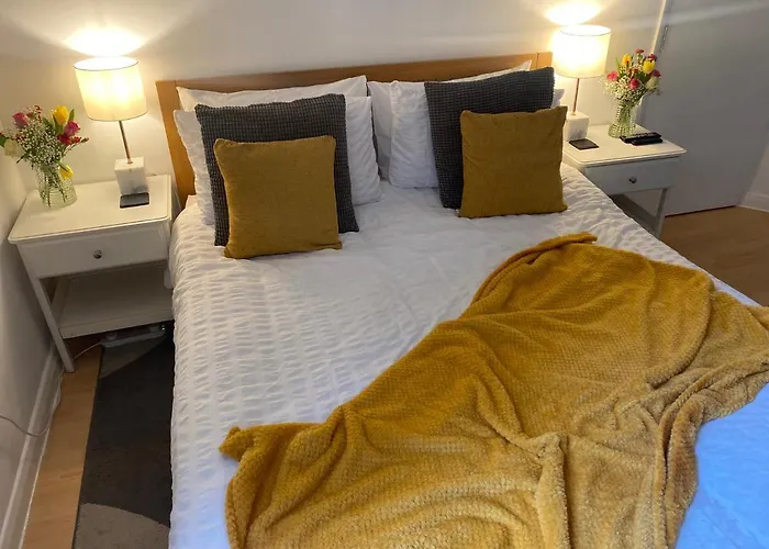 Guest Bedroom With King Size Bed In Brixton