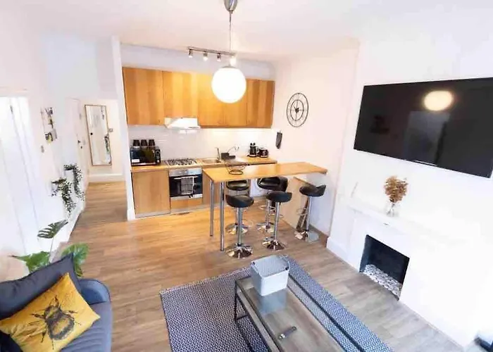 Lovely 2 Bedroom Apartment In Chelsea Sw3