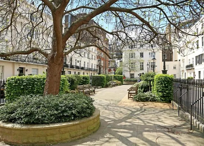 Secluded Royal Ground Residence Sleeps 4