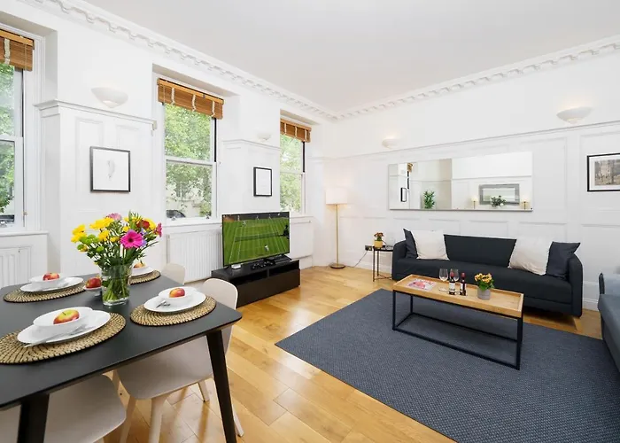 Wow! 2 Bedr/3 Beds Covent Garden/ Best Location!