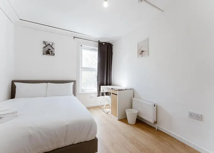 Mile End Double Rooms 27 Guest House