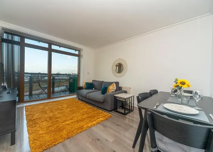 Pass The Keys Riverside Amazing Flat In London Close To The O2