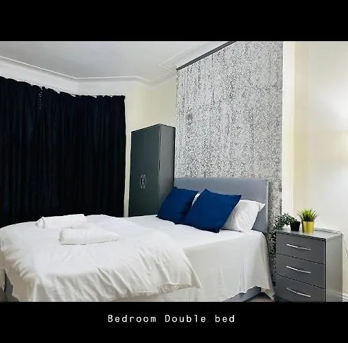 2 Bedroom Double Bed In East London