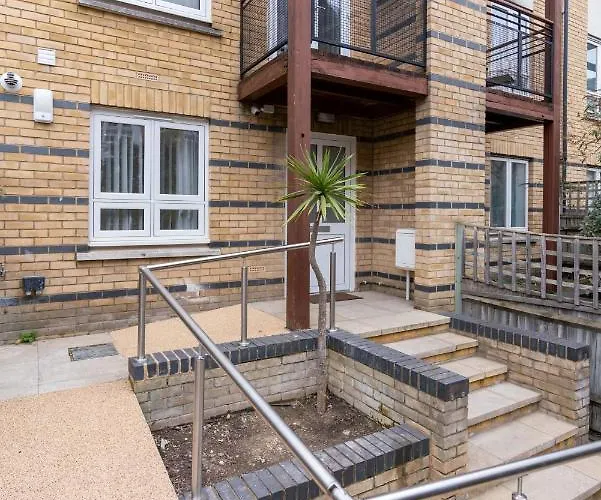 Luxury 5Bd Suite Guest House