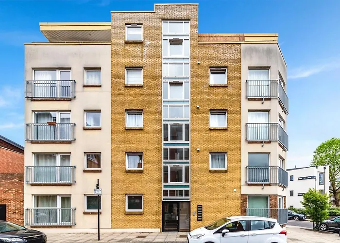 Amazing 2 Bedroom Flat In Canary Wharf