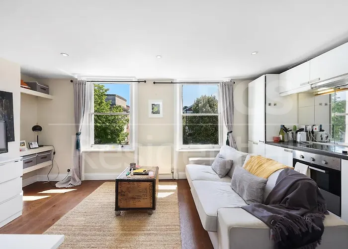 Modernised Apartments 1 And 2 Bedrooms Option Terrace And Balcony High Street