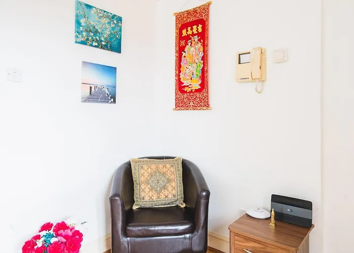 Pass The Keys Earl\'S Court Top Floor Apartment