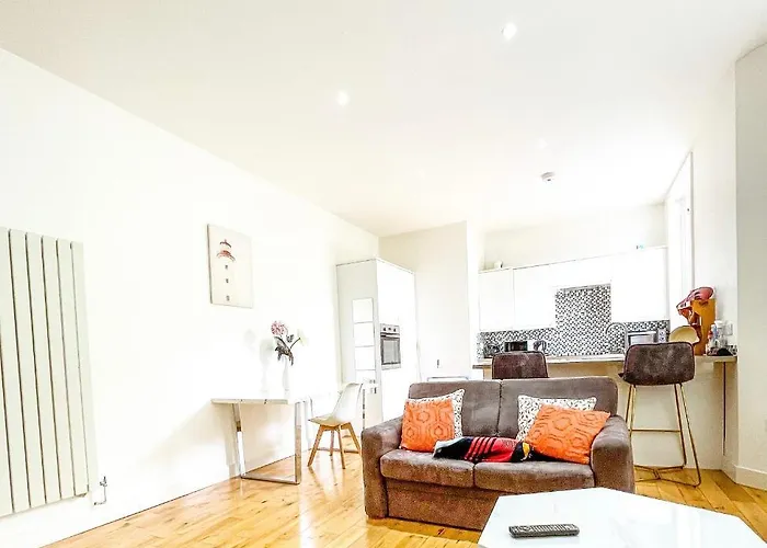 Beautiful 2-Bed Apartment In London