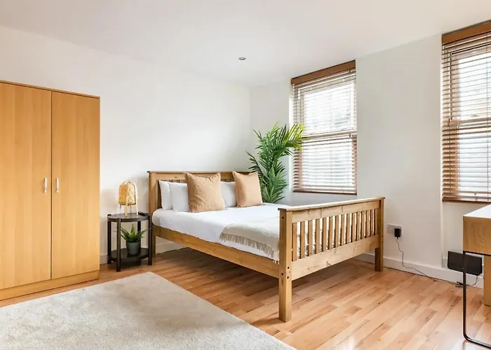 Modern Studio Apartment In Shoreditch