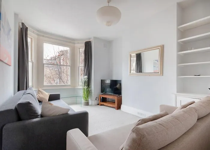 1 Bed Clapham Junction Apartment