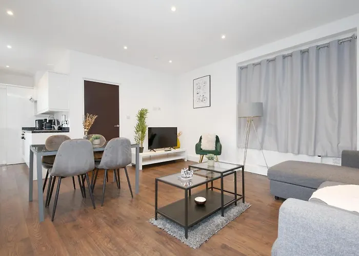 Imperial Middlesex Street Apartments