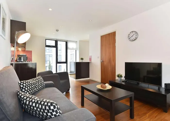 3-Bedroom Apartment In London