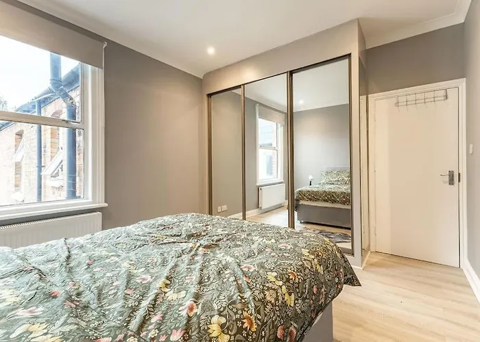 Cozy 3-Bedroom Flat In Willesden Green London