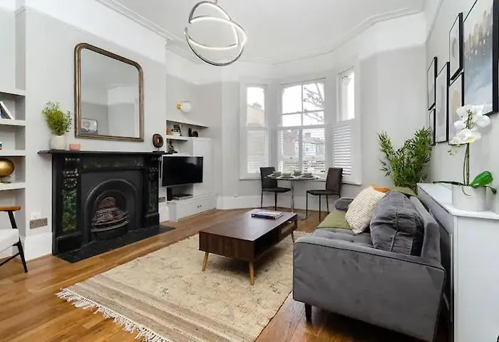 Stylish 2 Bedroom Hammersmith Apartment