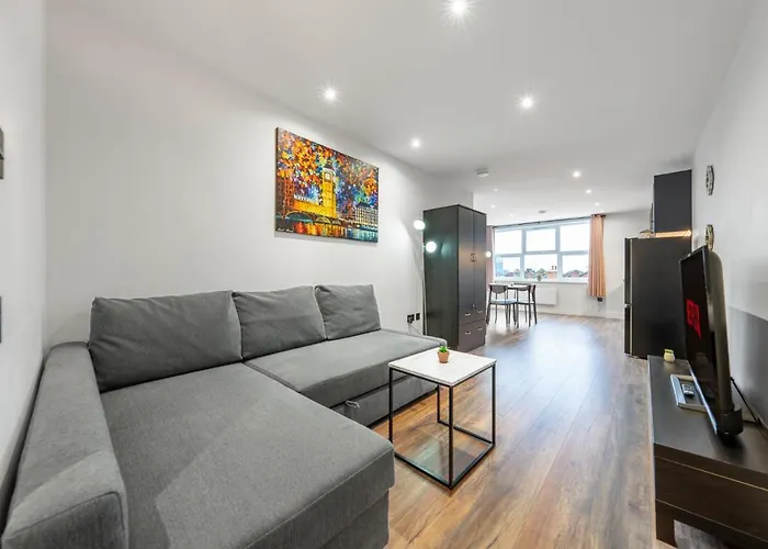 5 - West London Brand New Loft