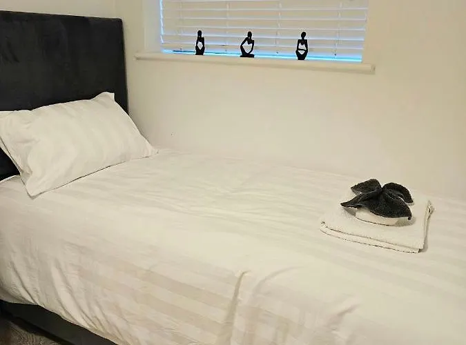 C2, Spacious 2 Bedroom Flat In Wembley