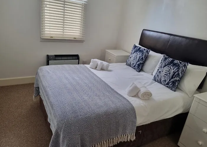 Stunning 2 Bed/2 Bath Flat In Waterloo, London