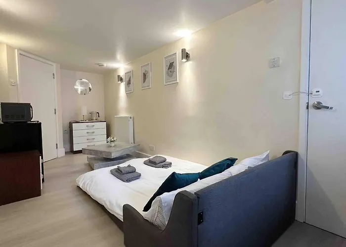Remarkable 1-Bed House In London