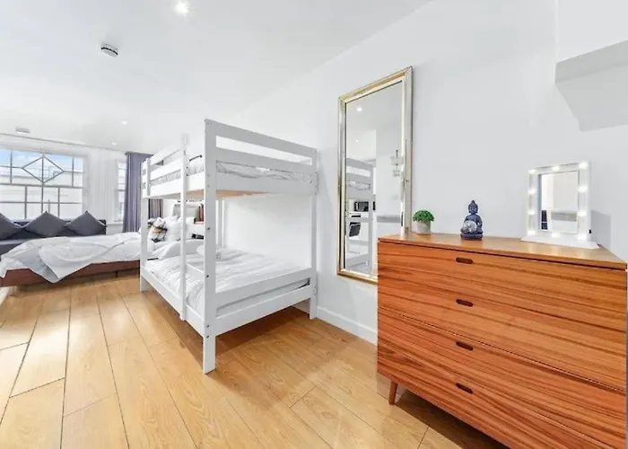 1 Bedroom Flat Piccadilly Sleep 7 In London Vr10
