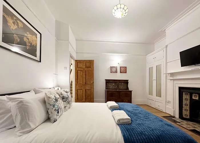Hannah Place Near Finsbury Park - 4 Double Beds, Ideal For Families, Max 8 People