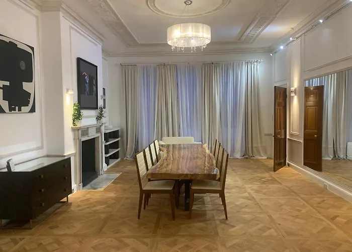 Luxurious Two Bedroom Flat Marylebone, London