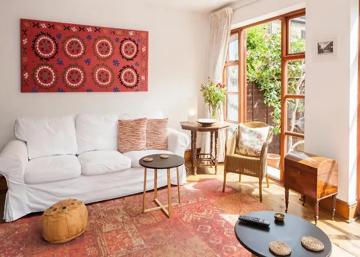 Pass The Keys - Mediterranean Garden Home