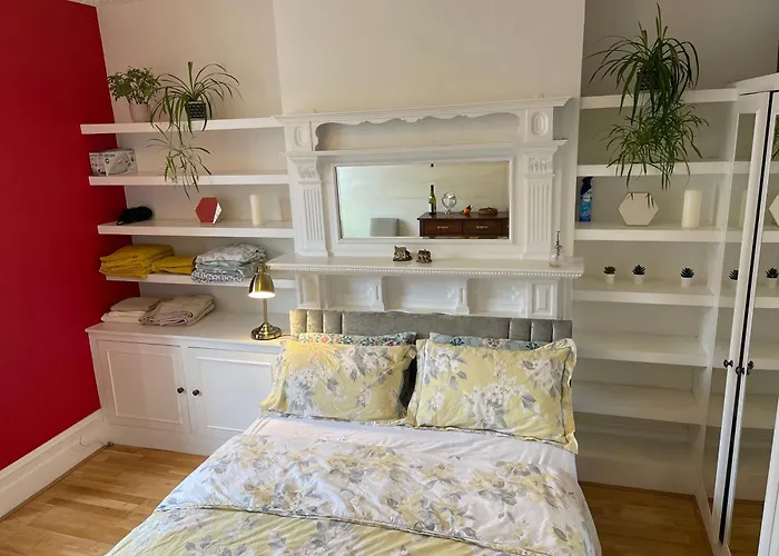 10 Min To The Heart Of London - Zone 2 - Charming 2 Bed Apartment