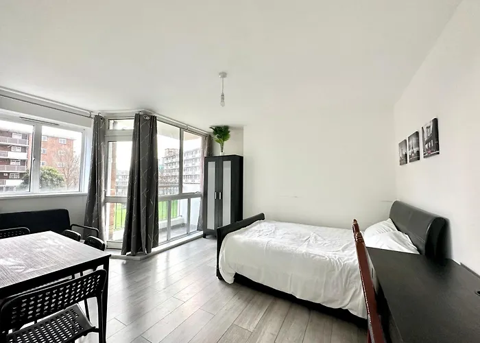 Fabulous 3 Bedroom Flat Sleeps 6