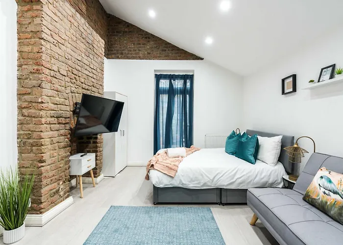 S3 Central-Comfy,Quiet Studio-Balcony