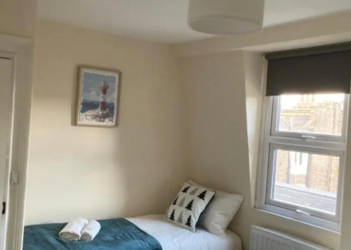 Lovely Private Rooms In Camden, Central London
