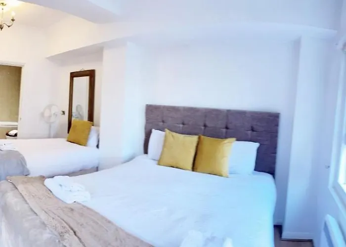 London Chelsea Large 6 People Apartment
