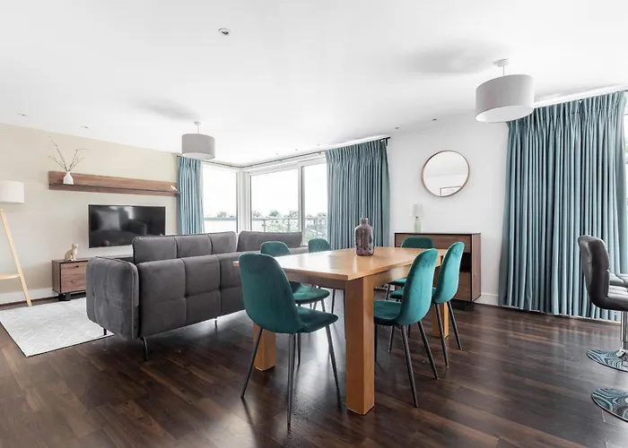 Stunning 2 Bedroom Apartment