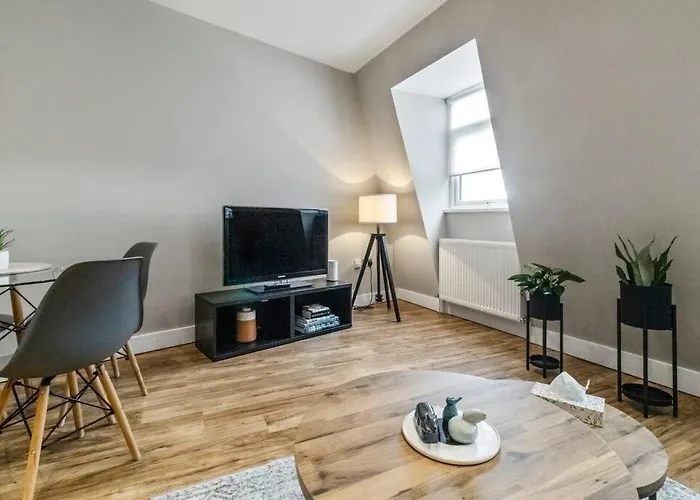 2 Bedroom Flat, Wembley Stadium