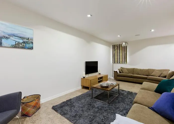 Modern Town House In Barnes, West London