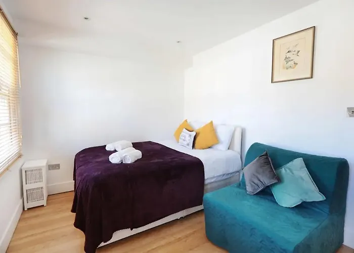 Lovely Private Bedrooms In Euston Station - 121