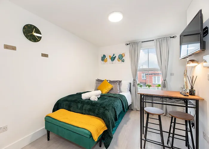 Small And Trendy Studio 3B