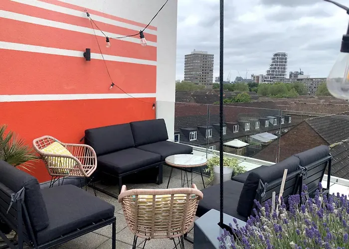 Stylish 2Bd Flat With Private Balcony - Battersea