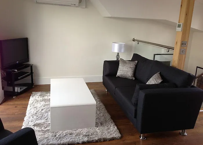 Max Serviced Apartments Commercial Road
