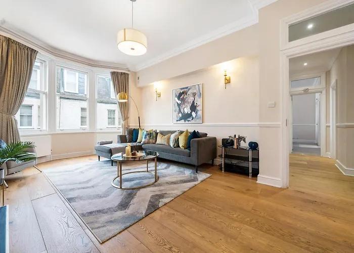 Spectacular 3 Bed In Berkeley Sq Mayfair