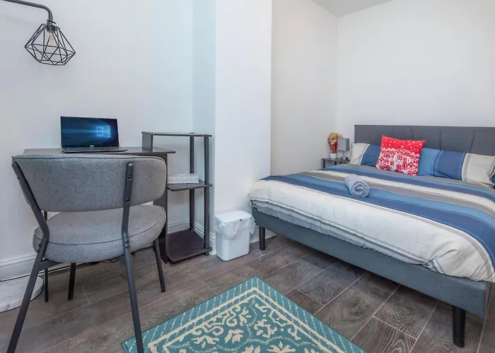 Modern Family Home W/Wi-Fi, Netflix, Self Check-In