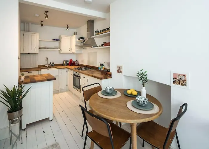 Charming 2-Bed Flat In The Heart Of Nottinghill - Steps From Portobello Rd Market And Nottinghill Bookshop